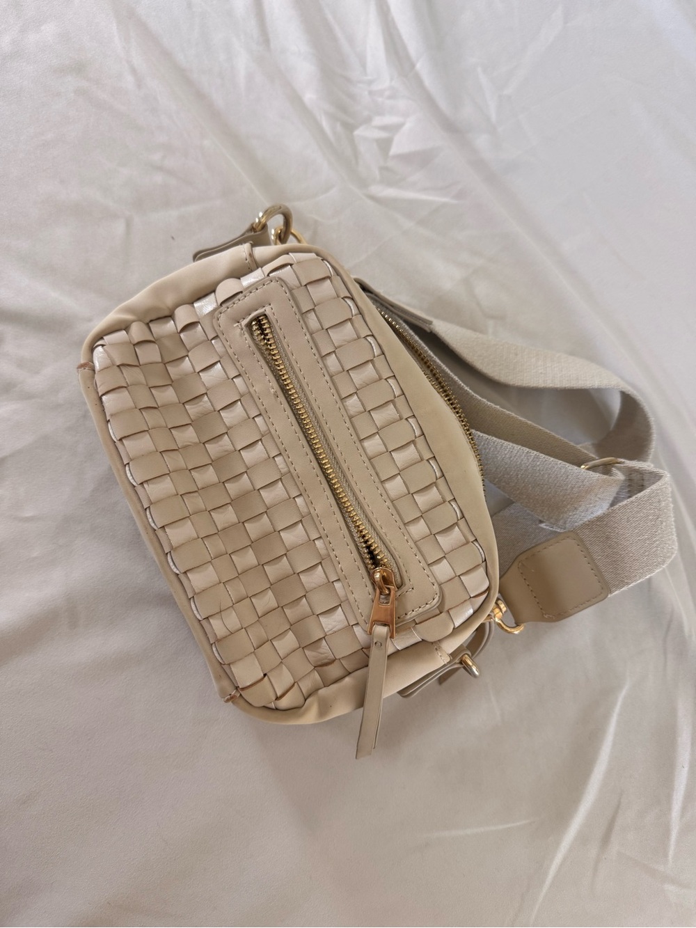 Universal Thread Cream Woven Crossbody with Gold Hardware